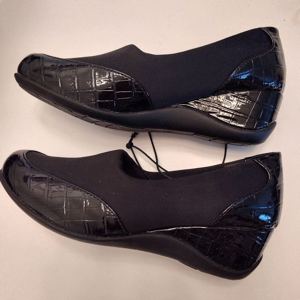 Shoes - Picture 2 of 5